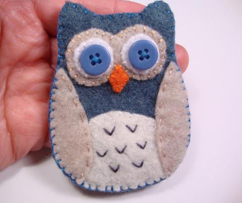 Felt Owl Magnet photo